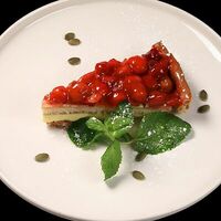 Торт клубничный в Beer & Fire Grill