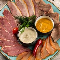 Мясное ассорти в Омар Хайям