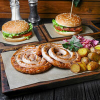 Сет Колбаски из курицы и бургеры Цезарь в ИТЛЕ Стейк-кафе Halal