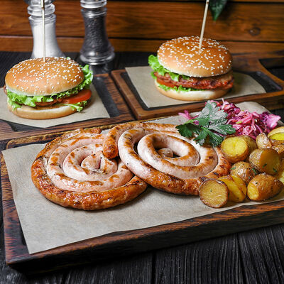 Сет Колбаски из курицы и бургеры Цезарь в ИТЛЕ Стейк-кафе Halal по цене 1200