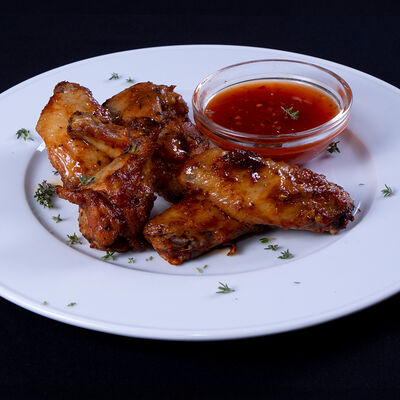 Крылья барбекю в Комедия по цене 18 р.