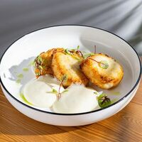 Котлеты из краба и трески с муссом из копчёного картофеля в True Crab
