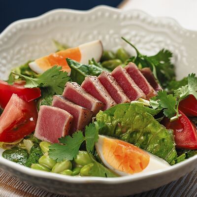 Салат с тунцом в Москва по цене 670 ₽