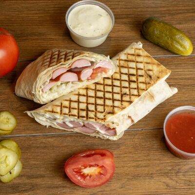 Шаверма Тройная сосиска гриль в GRILL & SUSHIMASTER - ГРИЛЬ и СУШИ МАСТЕР по цене 199