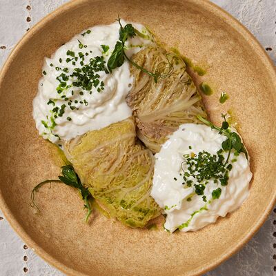 Голубцы из индейки с муссом из хренав Банщики по цене 890 ₽