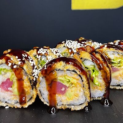 Горячий ролл в темпуре с копченым лососем в Deep Tasty по цене 470