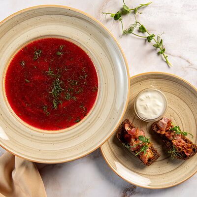 Борщ с говядиной в Мускат по цене 570 ₽