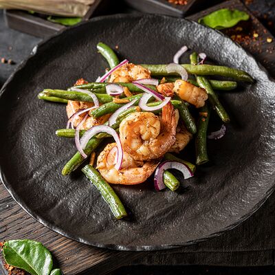 Жареные креветки со стручковой фасолью в Лапша и Утка по цене 790 ₽