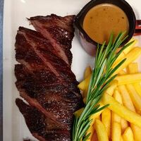Стейк Мачете с перечным соусом и картофелем фрив Рестобар Глагол