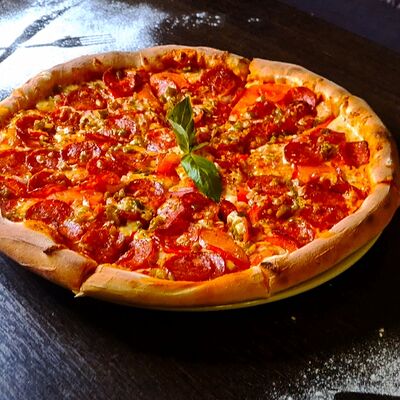 Пицца Чоризо острая в Pepperoni по цене 740 ₽