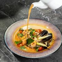 Том-Ям с морепродуктами и рисом в Фореста Фестиваль Парк