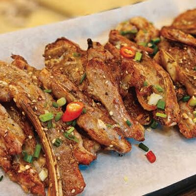 В70 Бараньи рёбрышки жареные 炸羊排 в Charlie tea по цене 1050 ₽