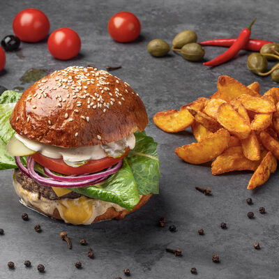 Бургер из мраморной говядины в Пицца Паста Гриль и Пивбар по цене 790 ₽