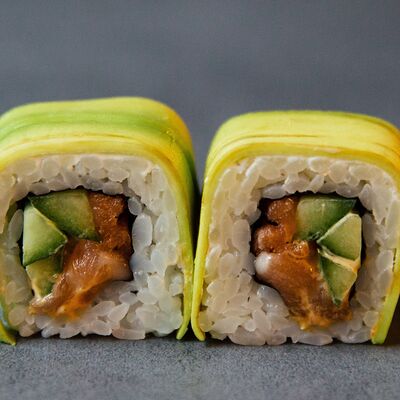 Роллы Тосио в Тобико по цене 755 ₽