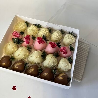 Клубника в шоколаде наборв Klubnichno по цене 3970 ₽