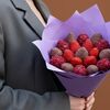 Букет Лето (19 шт.) в Luna-Клубника в шоколаде по цене 3990