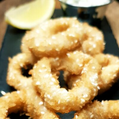 Кальмар в панировке в Travel Рестобар по цене 690 ₽