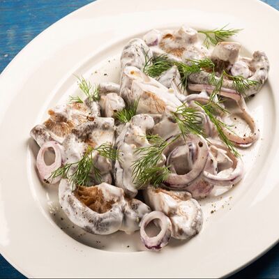 Маринованные грузди со сметаной, луком и чеснокомв Дача по цене 1140 ₽
