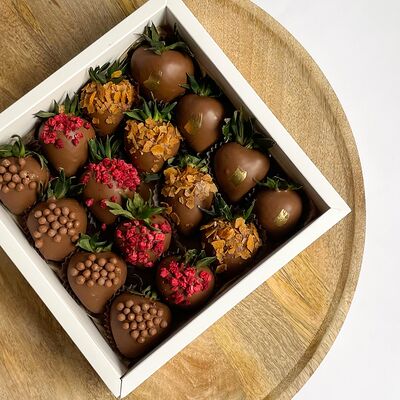 Клубничный набор Сьюзен средний в Клубника по цене 4990 ₽