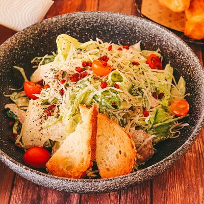 Куриный салат в СушиBox по цене 40000 ₽