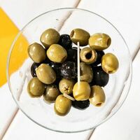 Оливки и маслины в Пицца паста