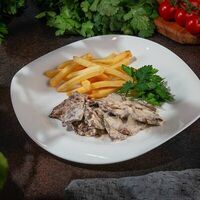 Говядина под сливочно-коньячным соусом в Райхон