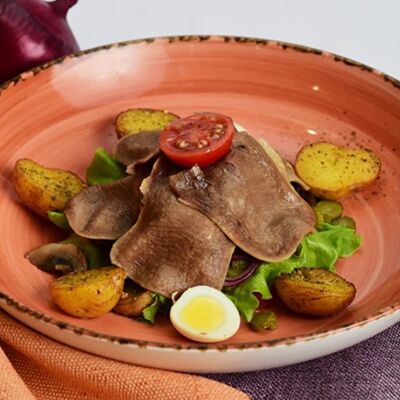 Салат с языком в Самое популярное кафе по цене 625