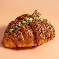 Круассан Дубайский шоколад в Кулинария Патрик & Мари