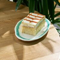 Три молока в V60 Coffee & Bakery