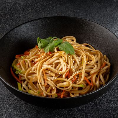 Вок удон с овощами в Мацумото по цене 490 ₽