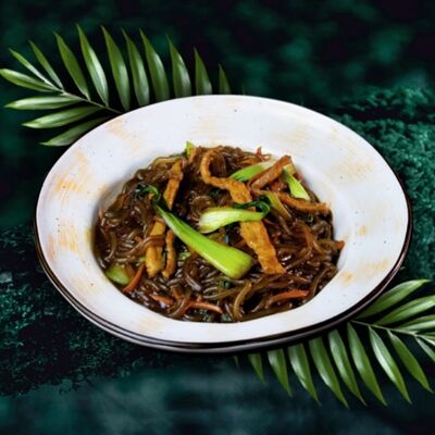 Жареная лапша со свининой в LAOBAN по цене 860 ₽