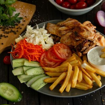 Шаверма на тарелке в Шаверма №1 по цене 260 ₽