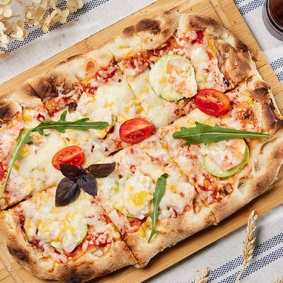 Пицца с креветками и цукини в PizzaPasta по цене 790 ₽