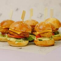 Мини-бургер с курицей фри в Hotkitchen