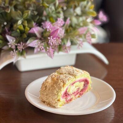 Рулет бисквитно творожный в Компот по цене 120 ₽