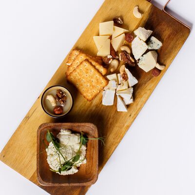 Ассорти сыров в Уголь по цене 730 ₽