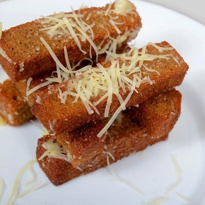 Чесночные гренки в Чили Gurman Сlub по цене 350 ₽