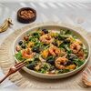 Яндекс Салат с креветками и ежевикой в Злаки Умная еда Halal по цене 1250