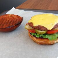 Чизбургер в Burger Mafia