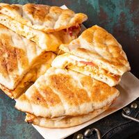 Скепасти с курицей в Акрополь