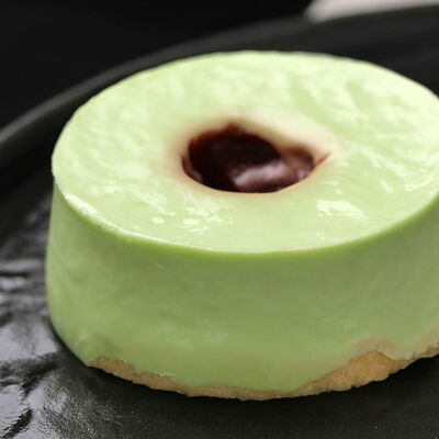 Чизкейк фисташка-малина в Японский домик по цене 389 ₽