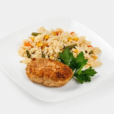 Куриная котлета с рисом и овощами в Пекарня Mr Baton по цене 350 ₽