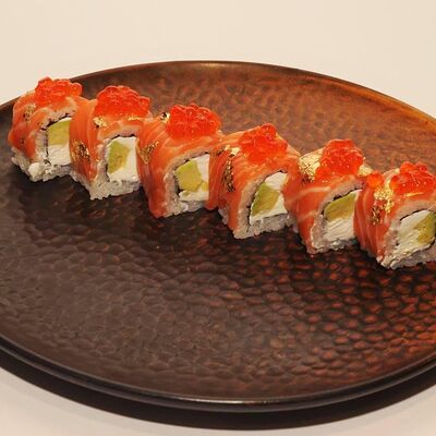 Ролл Филадельфия Gold в Sushimarket по цене 2050 ₽