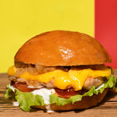 Бургер Нежный чеддер в GD по цене 235 ₽