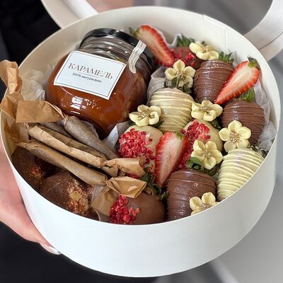Летний бокс сладостей в Di Panna Confetteria по цене 2590 ₽
