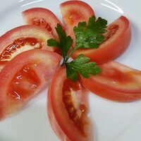 Свежий помидорчик в Вкусно по вегетариански