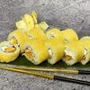 Темпурный с лососем и сыром в Андеграунд Pizza & Sushi по цене 345