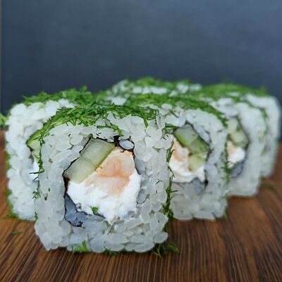 С курицей и укропом в ГансРолл по цене 335 ₽