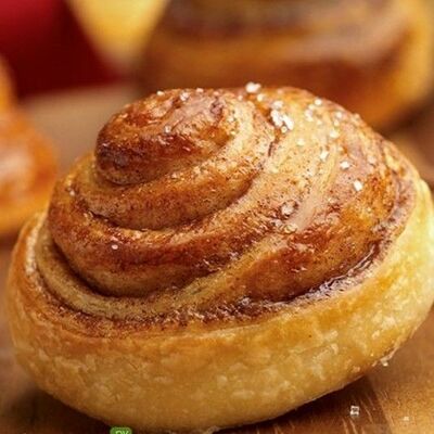 Булочка с корицей в DM Cafe по цене 111 ₽