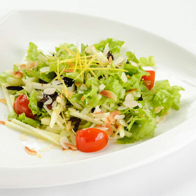 Салат с черносливом в БамБуши по цене 185